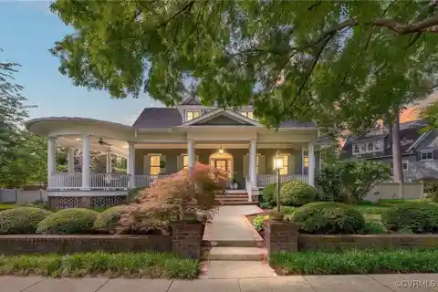 Charming Southern Home with Screened Porch Bliss