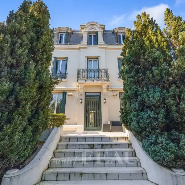 MAGNIFICENT LATE 19TH CENTURY PRIVATE MANSION