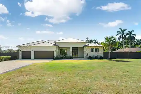 The Luxurious Avocado Estate