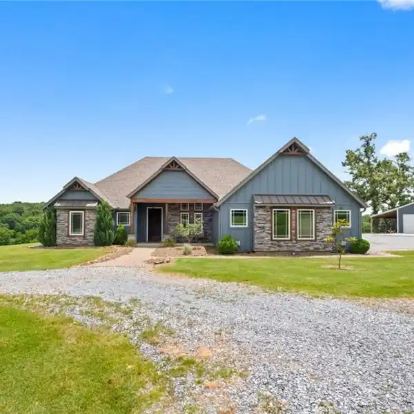 YOUR PRIVATE OASIS ON 30.5 BREATHTAKING ACRES