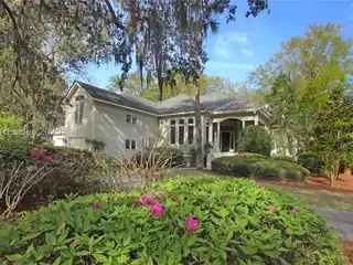 Beautiful Home a Short Distance from the White Sand Beaches