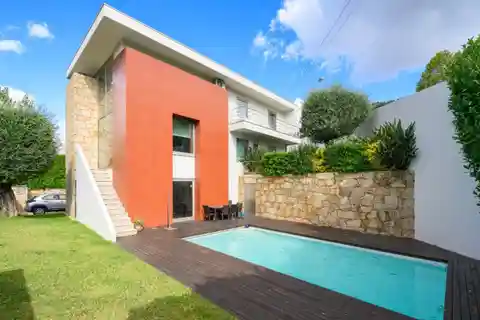 Modern Villa with Panoramic Green Landscape Views