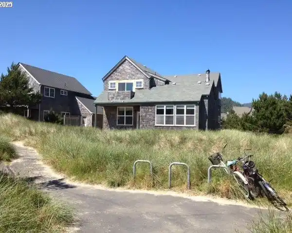 COASTAL CHARM WITH MODERN POTENTIAL