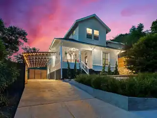 Charmer in the Heart of Clarksville