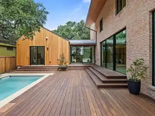 Extraordinary New Construction