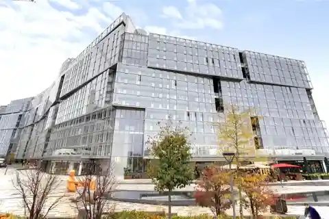 Iconic Riverside Living with Exclusive Amenities