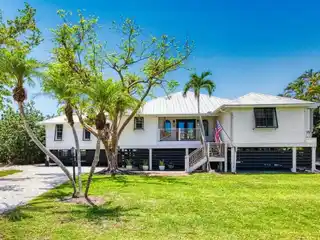 Beautifully Maintained Island Home