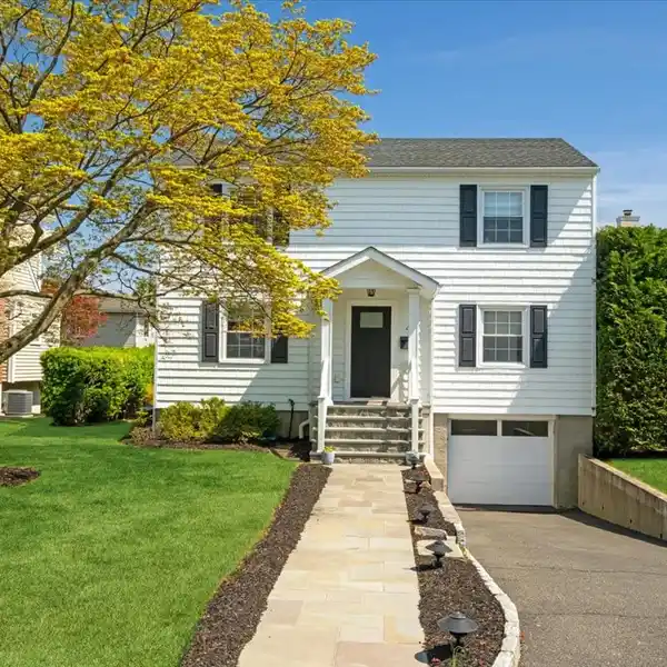 DREAM HOME ON CUL-DE-SAC