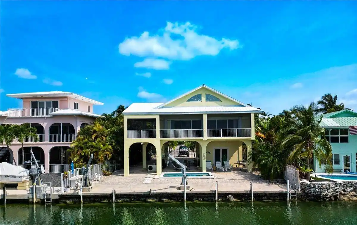 Exceptional Waterfront Pool Home in Summerland Key