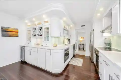 Beautiful Pelican Point End Unit