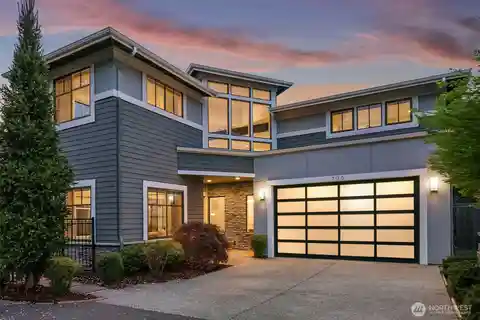 Entertainer's Dream in Desirable Everest