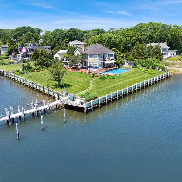 ONE-OF-A-KIND SUMMER GETAWAY