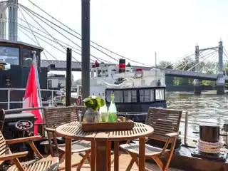 Incredible Riverboat at Cadogan Pier