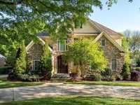 LOVELY CUSTOM HOME IN CHALLIS FARM