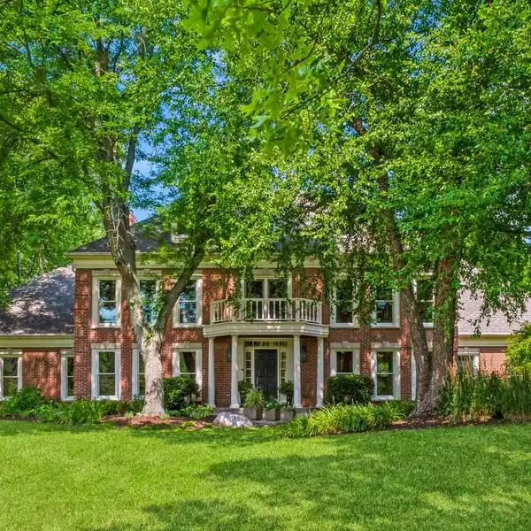 ALL-BRICK CUSTOM HOME BUILT BY RENOWNED AREA BUILDER