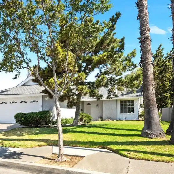 BEAUTIFULLY UPDATED HOME WITH GENEROUS SPACE