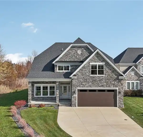 CONTEMPORARY ELEGANCE WITH THOUGHTFUL DESIGN