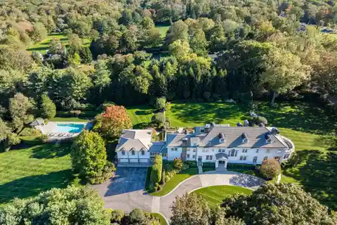 Iconic Estate with Elevated Country Elegance