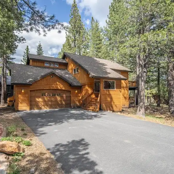 WONDERFULLY DESIGNED HOME IN PRESTIGIOUS TAHOE DONNER