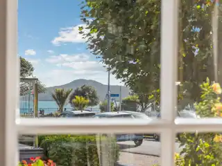 Delightful Seaside Home