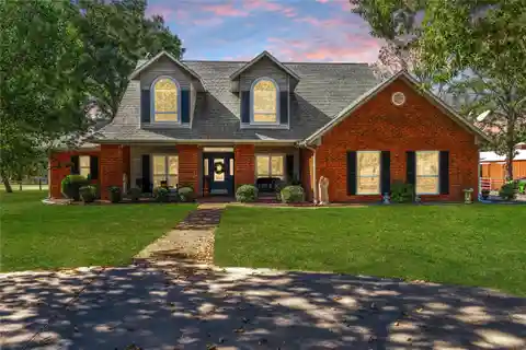 Your 31-acre Equestrian Paradise