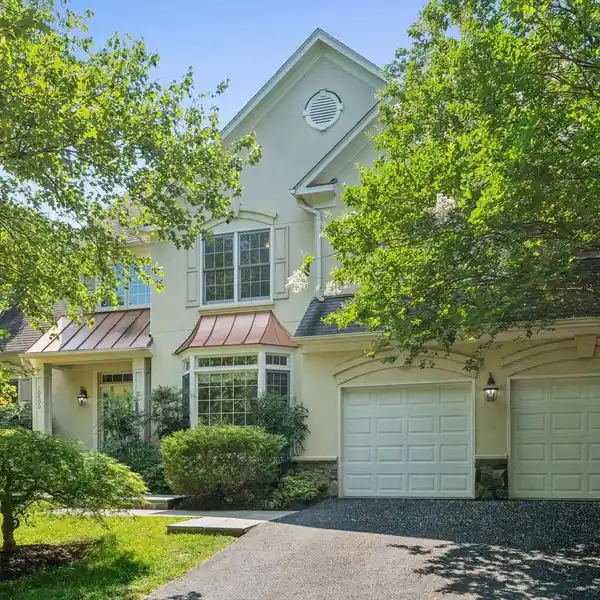 CHARMING HOME NESTLED UNDER MATURE TREES