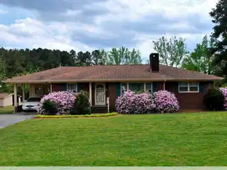 Expansive Property in Great Location