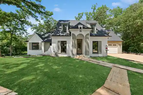 Modern Farmhouse Gem