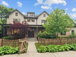 Stunning Newer Construction in Prime Location