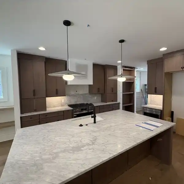 STUNNING HOME IN THE HEART OF CLEVELAND PARK