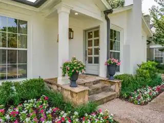 Highland Park West Cottage with Pool