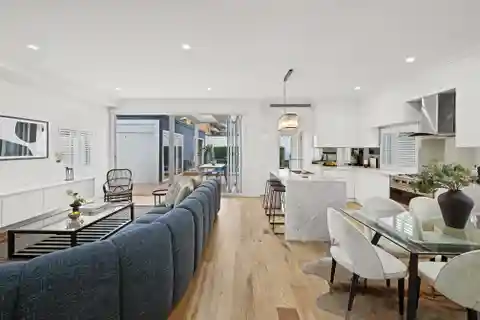 Exquisitely Crafted Contemporary Residence