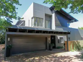 Luxury Living in the Heart of Hawaan Forest Estate