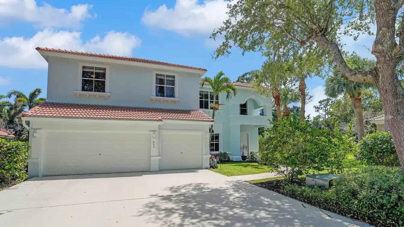 Beautifully Maintained Home in Egret Landing