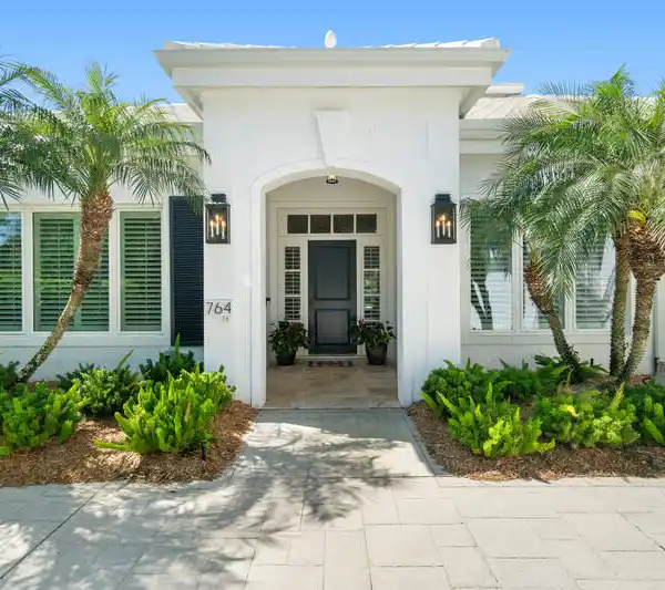 RENOVATED COASTAL CONTEMPORARY HOME IN AUDUBON GOLF & COUNTRY CLUB