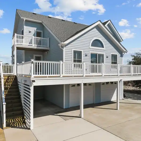 PRIVATE RESORT-STYLE HOME IN SOUTHRIDGE