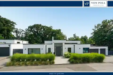 Modern Bauhaus-Style Bungalow for the Highest Demands in a Prime Location