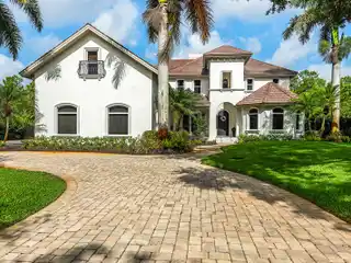 Luxury and Comfort in a Sought-After Location