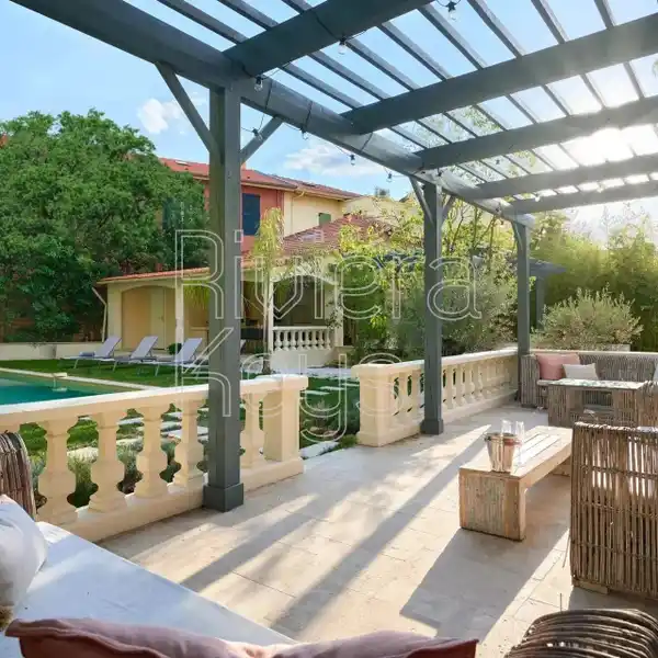 HIGH-END VILLA WITH GUEST HOUSE