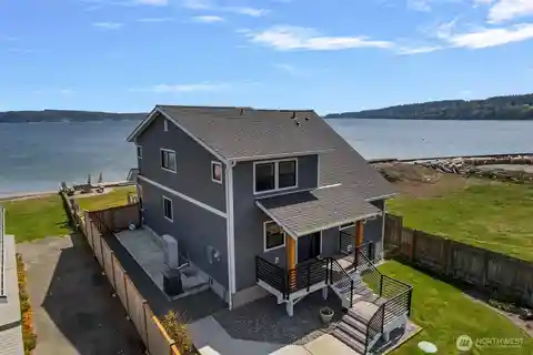 Whidbey Waterfront Retreat