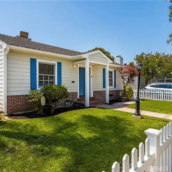 CHARMING CALIFORNIA HEIGHTS HOME