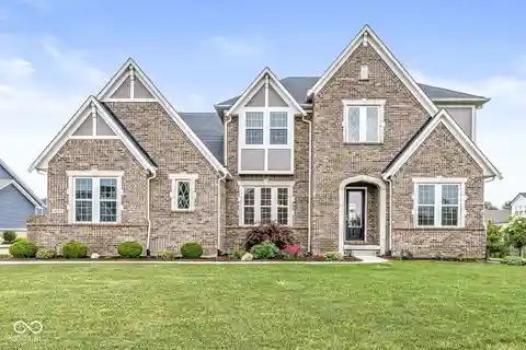 Elegant Open Floorplan Home in Private Cul-De-Sac