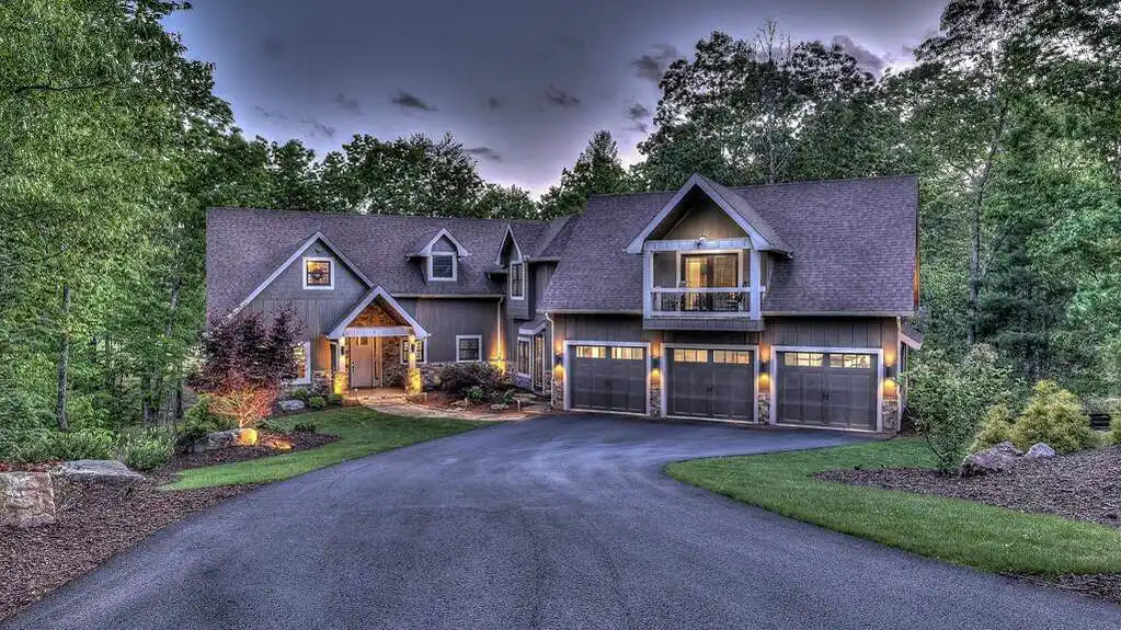 Luxurious Mountain Retreat