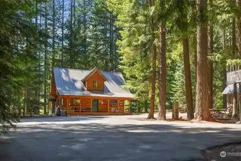 Serene Mountain Retreat Nestled on 2.35 Wooded Acres