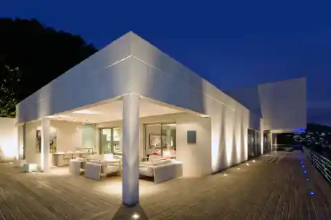 Modern Architect Designed Avant Garde Villa