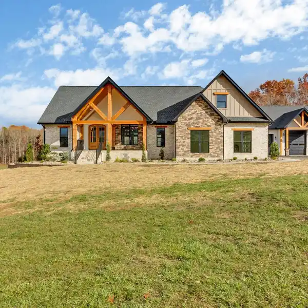 BREATHTAKING CUSTOM NEW CONSTRUCTION