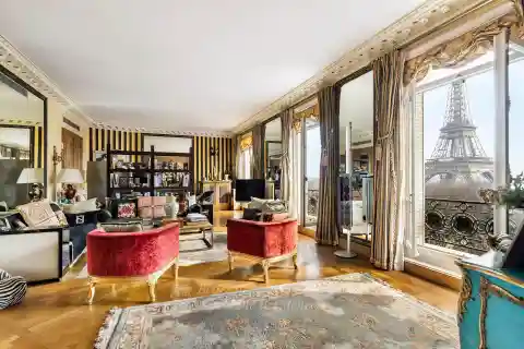 Rare Elegance and Exceptional Views