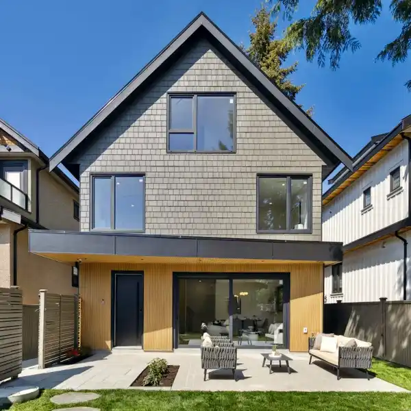 METICULOUSLY DESIGNED HOME WITH AN EFFICIENT PLAN