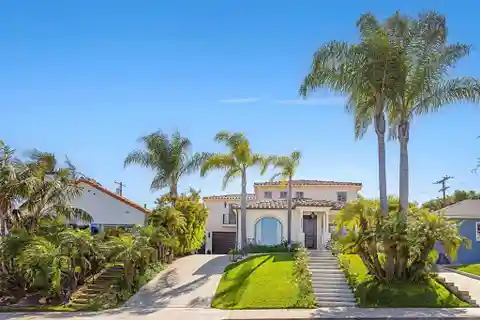 Modern Spanish-style Home in Loma Portal
