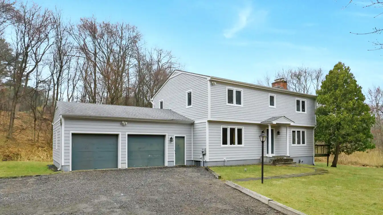 Great Opportunity in Mid-country Greenwich